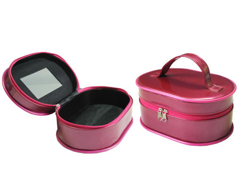 Cosmetic box and cosmetic mirror